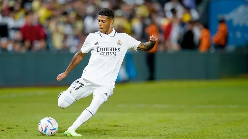 Vinicius Tobias, opción para suplir a Carvajal, es suplente en el futbol ucraniano