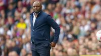 Patrick Vieira se perfila para dirigir al Genoa de Johan Vásquez