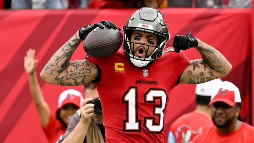 Mike Evans iguala el récord de Rice con 11 temporadas consecutivas de 1,000 yardas en recepciones
