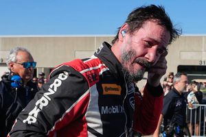 ¡De la Matrix a las pistas! Keanu Reeves debutó en el automovilismo en la Toyota GR Cup