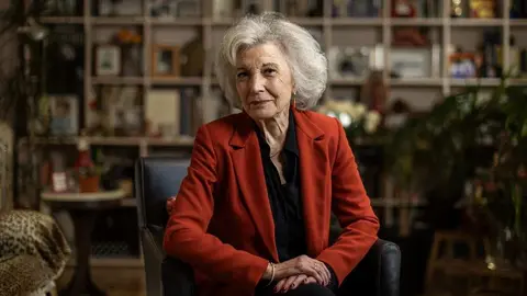 Murió la actriz Marisa Paredes, recordada por ser una “chica Almodóvar”