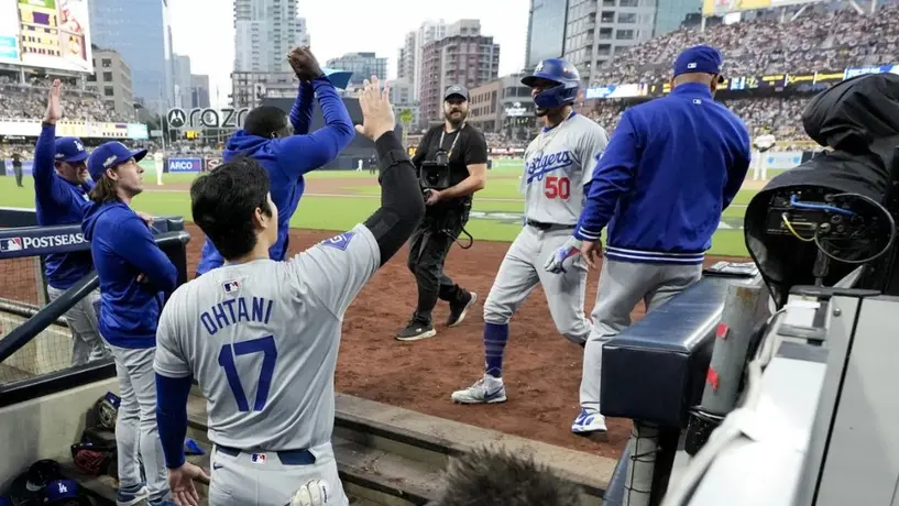 Dodgers se mantienen con vida tras blanquear a los Padres en el juego 4