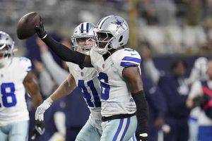 Los Cowboys, ya eliminados, vencen a Tampa Bay y los alejan de postemporada