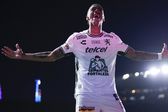 León mantiene invicto tras vencer a Chivas con doblete de Jhonder Cádiz