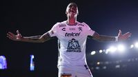 León mantiene invicto tras vencer a Chivas con doblete de Jhonder Cádiz