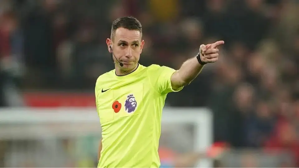 David Coote, árbitro que atacó a Jurgen Klopp, es despedido por la Premier League