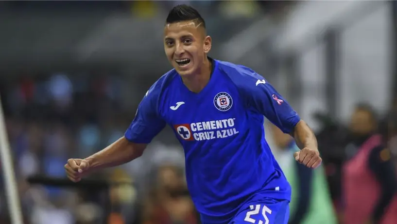 Víctor Velázquez deja la puerta abierta para posible regreso de Roberto Alvarado