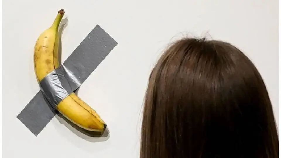Plátano con cinta adhesiva se vendió por ¡6.2 millones de dólares!