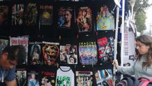 ¡Playeras de a $50 pesos! Organizan bazar con productos de conciertos pasados