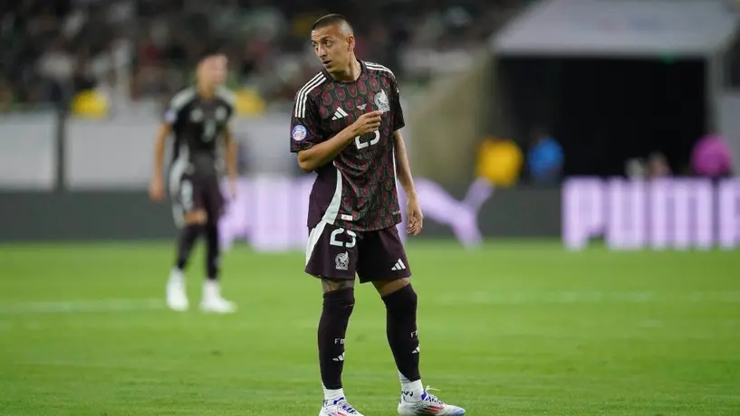 Javier Aguirre al Piojo Alvarado por broma a la prensa: "La conducta debe ser ejemplar"
