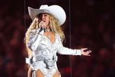 Beyoncé brilla en el primer show de medio tiempo de la NFL en Navidad