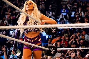 Royal Rumble 2025: Charlotte Flair se lleva la victoria en la Batalla Real femenil