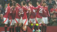 Manchester United goleó al Leicester City en el último partido de Van Nistelrooy