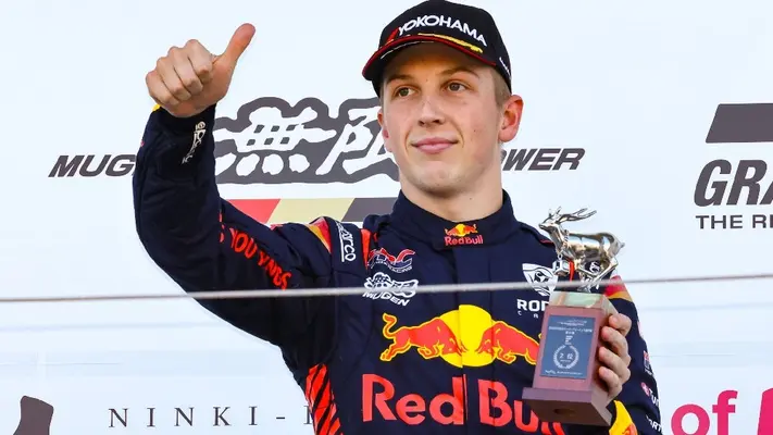 Papá de Verstappen aconseja a Liam Lawson para triunfar con su hijo