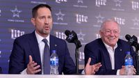 Proteger a Dak Prescott, la apuesta de Jerry Jones con Brian Schottenheimer