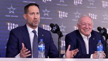 Proteger a Dak Prescott, la apuesta de Jerry Jones con Brian Schottenheimer