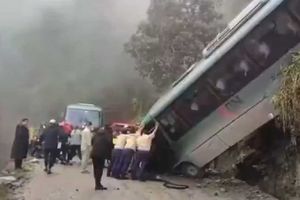 Reportan cuatro turistas mexicanos lesionados luego de que un camión volcó en Machu Picchu, Perú
