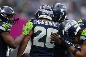 ¡Mantienen el invicto! Seattle aplasta a Miami en su primer partido sin Tua