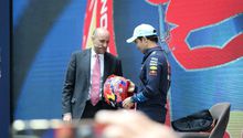 "Soy un luchador": Checo Pérez presenta casco inspirado en la lucha libre para el GP de México