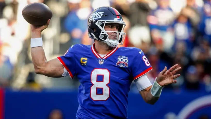 Daniel Jones en la mira de Raiders luego de ser cortado por Giants