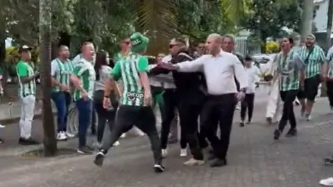 Aficionado de Atlético Nacional intentó agredir a presidente de la Liga de Colombia previo a la Final