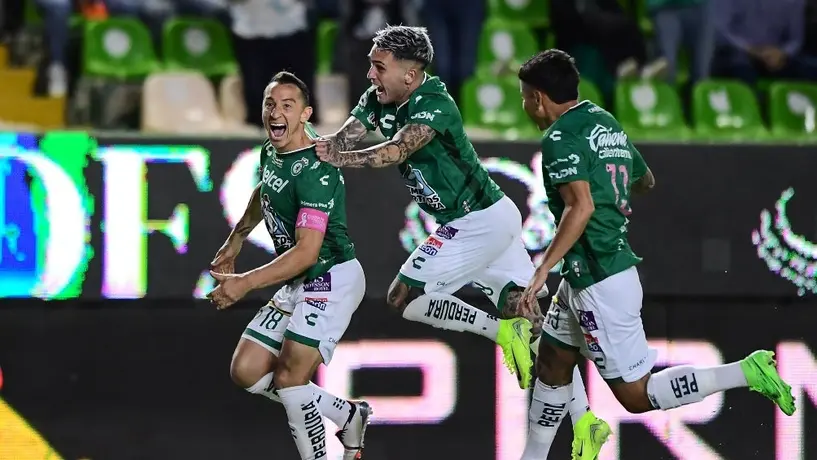 Andrés Guardado anotó su primer gol con León en la victoria ante Querétaro