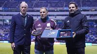 Selección Mexicana rinde homenaje a Alberto García Aspe en el Estadio Cuauhtémoc