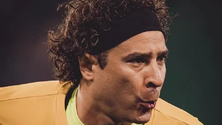 Guillermo Ochoa cuelga el cero en el empate entre AVS SAD y Farense