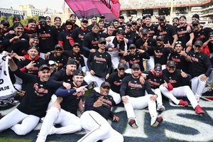 ¡A la Serie de Campeonato! Guardianes superan a Detroit con en el Juego 5 de la Serie Divisional