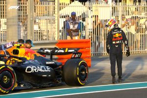 ¡Año para el olvido! Checo Pérez abandona el Gran Premio de Abu Dhabi en la segunda vuelta