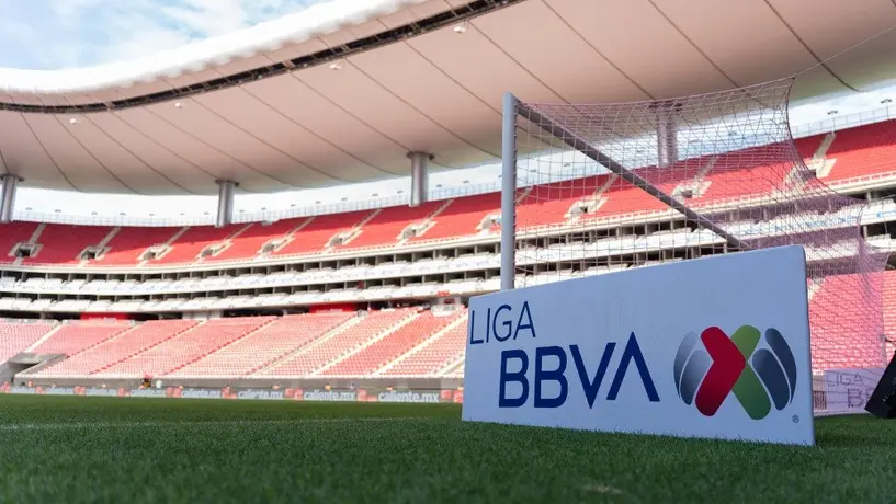 Cancha del Estadio Akron sigue en malas condiciones para el partido de México en Guadalajara