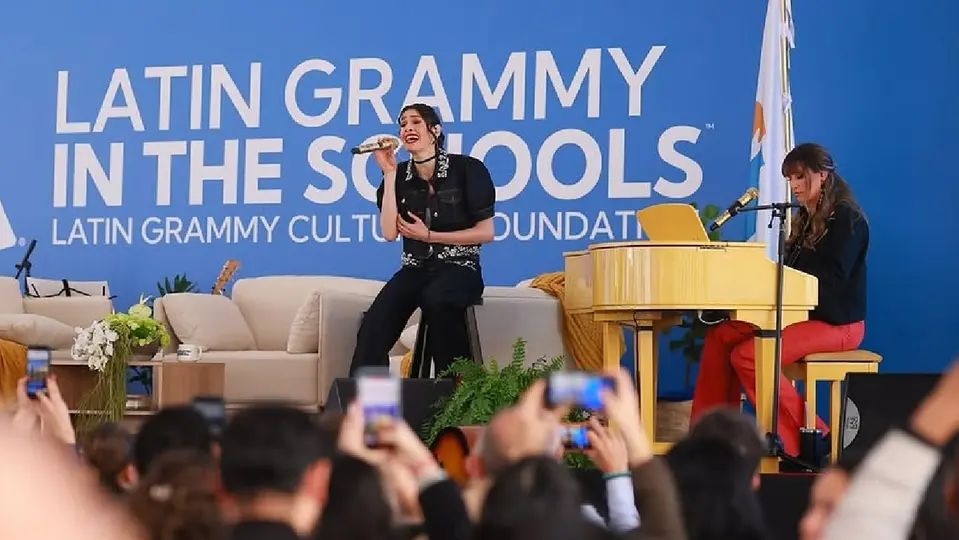 Ha*Ash protagonizó un momento especial con estudiantes de primaria de la Ciudad de México / IG: @haashoficial