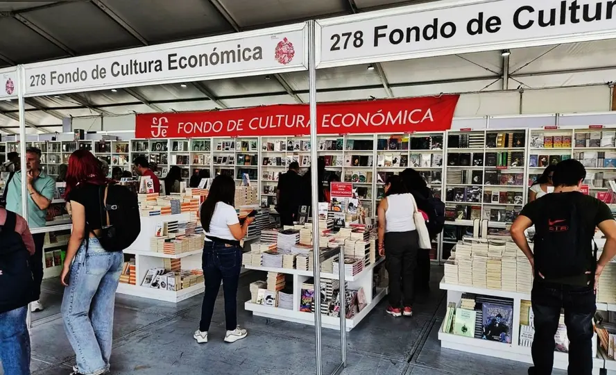 Local 278, del Fondo de Cultura Económica  ofrecía en 15 pesos./Jacqueline Obregón