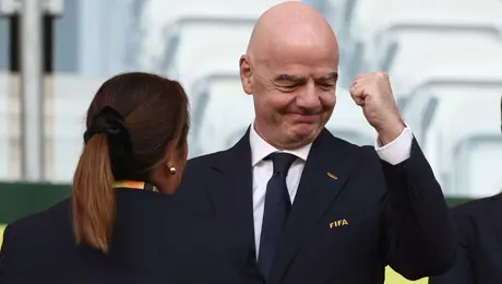 Tensión en la reunión de FIFA: Infantino ofrece disculpas por plan de venta del Mundial, pero mantiene en secreto detalles
