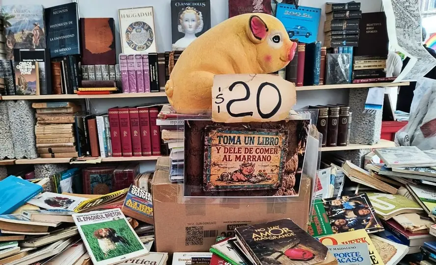 En el local de libros idependientes hay ejemplares entre 5 y 20 pesos./Jacqueline Obreón