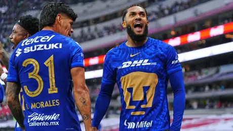 ¿Cuál fue la última vez que Pumas jugó en el Estadio Azteca y cómo le fue?
