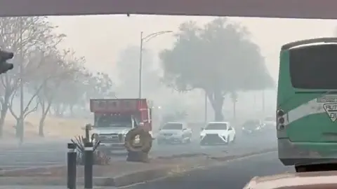 Desde temprana hora varias personas reportaron humo y olor a quemada en la CDMX/X: @michelleriveraa