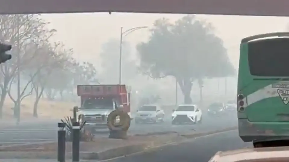 Desde temprana hora varias personas reportaron humo y olor a quemada en la CDMX/X: @michelleriveraa