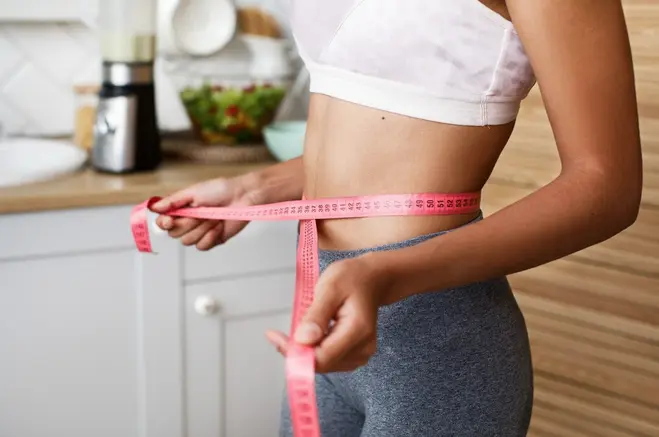 Lo mejor es acudir con especialistas para una dieta adecuada a tu peso, estatura y hábitos diarios / FREEPIK
