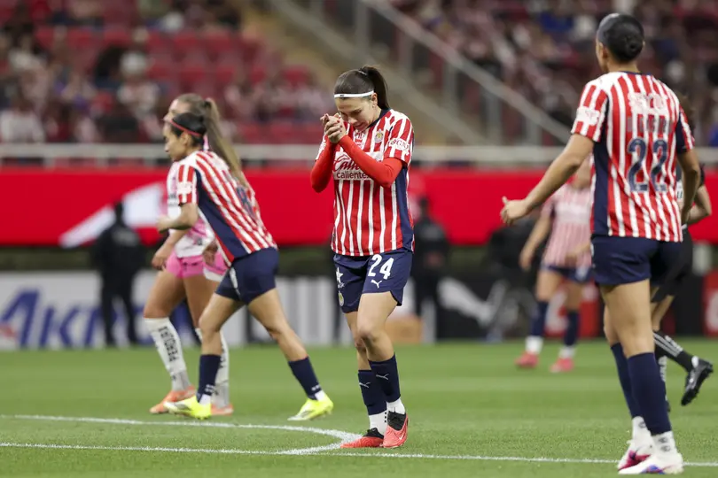 Alicia Cervantes en lamento en el partido entre Chivas y Atlas | IMAGO 7