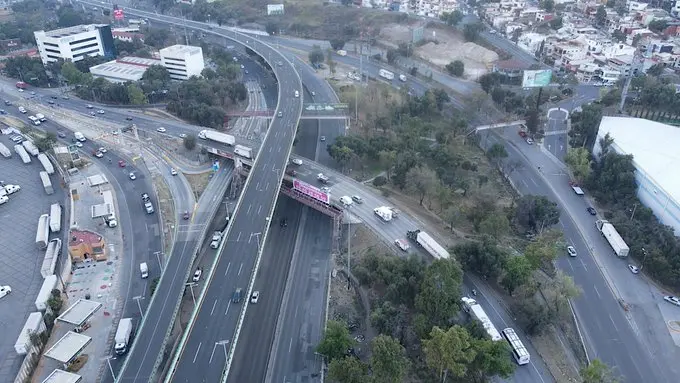 Los trabajos forman parte de la rehabilitación de la lateral del Boulevard Manuel Ávila Camacho./ RS