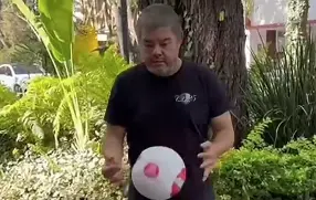 El Travieso Guzmán con el balón l CAPTURA