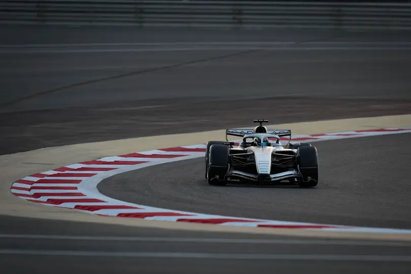 Checo Pérez en el Circuito Internacional de Bahréin en la pretemporada de la F1 2026 | AP