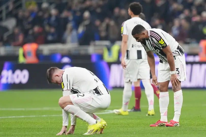 Jugadores de Juventus en lamento tras la derrota contra Inter de Milan en la Serie A | AP