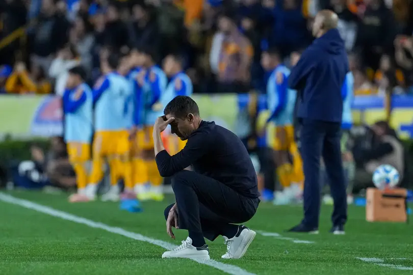 DT de Santos en partido ante Tigres l IMAGO7