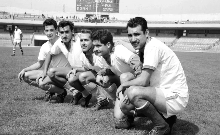 Los Cremas de 1957, en el Estadio Olímpico. l MEXSPORT