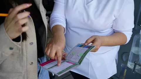 Si no puedes reimprimirla en internet, puedes solicitar la reposición en tu clínica del IMSS./ RS