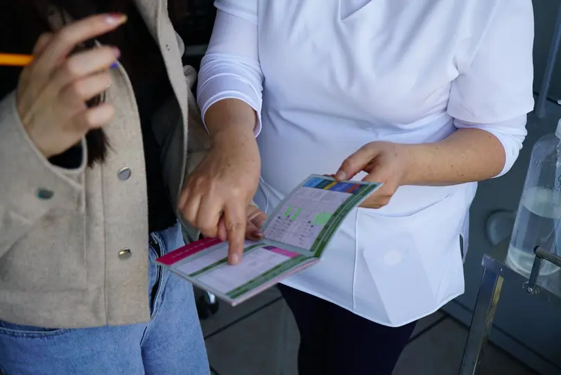 Si no puedes reimprimirla en internet, puedes solicitar la reposición en tu clínica del IMSS./ RS