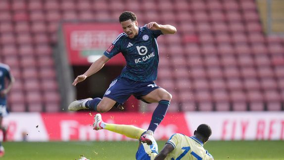 Ganaron la Premier League hace ocho años, ahora se hunden hacia la Tercera División