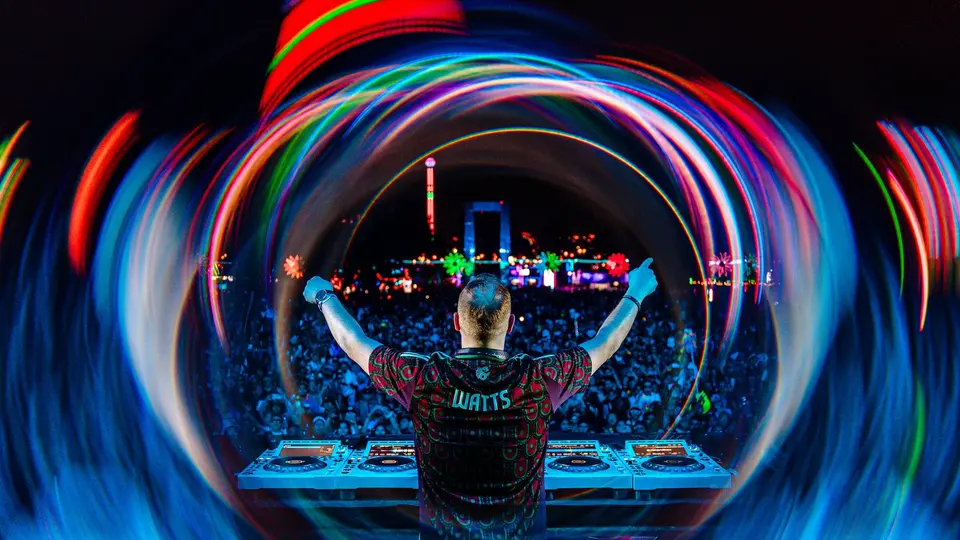 Los Dj's harán que no pares de bailar en los 9 escenarios que se han instalado / FB: @ElectricDaisyCarnivalMexico